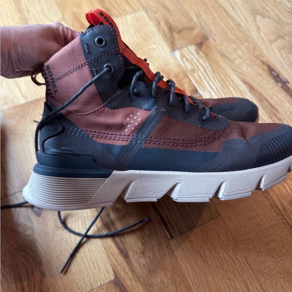 Sorel Men's Mac Hill Lite Rush Waterproof Boots 8.5 - New condition